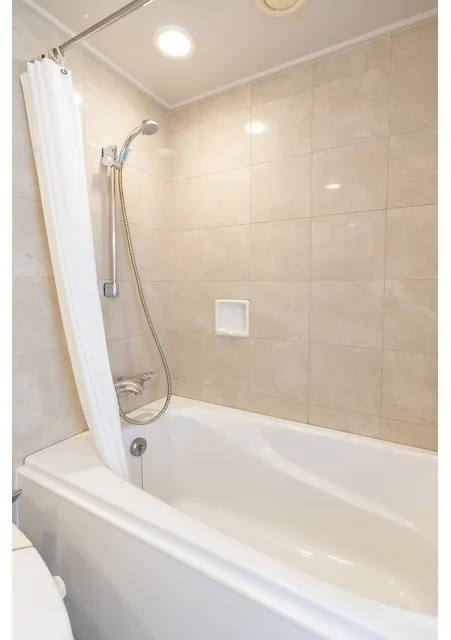 Frontier Residence The Tower Shinagawa - Interior - ["Bathroom", "Bathtub", "Plumbing fixture"]