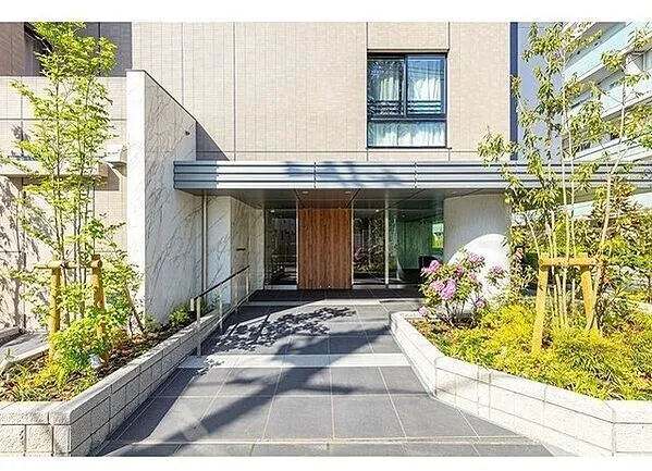 The Park Ones Sangenjaya - Exterior - ["Plant", "Window", "Building"]