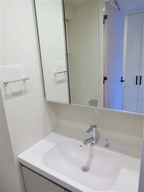 Park Axis Higashikamata - Interior - ["Mirror", "Tap", "Sink"]