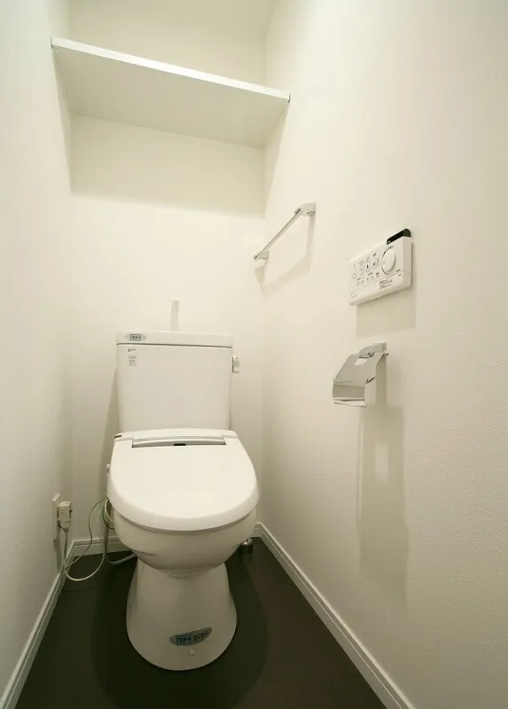 Residia Ojima - Interior - ["Plumbing fixture", "Flooring", "Bathroom"]