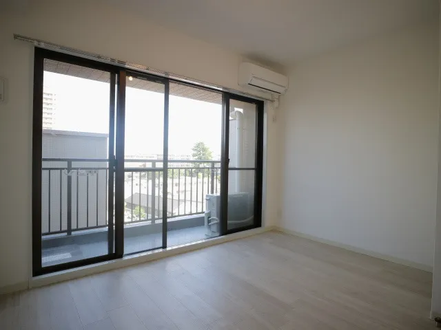 Residence Sangenjaya Square - Interior - ["Flooring", "Floor", "Apartment"]