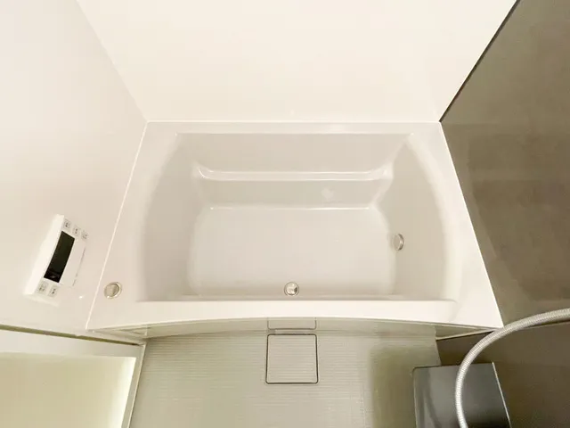 Preasvelta Minowa - Interior - ["Bathroom", "Plumbing fixture", "Plumbing"]