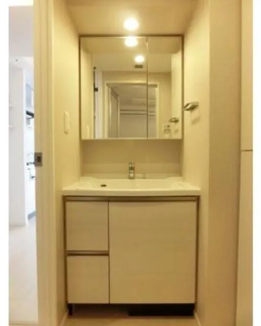 Park Axis Takinogawa La Breeze - Interior - ["Floor", "Flooring", "Bathroom cabinet"]
