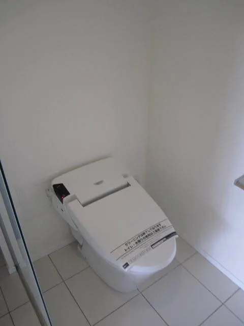 Court Hills Hiroo Minami - Interior - ["Toilet seat", "Plumbing fixture", "Toilet"]
