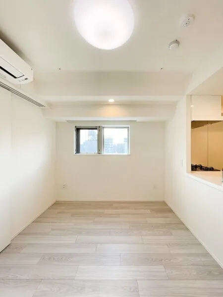 Brillia Ist Asakusa - Interior - ["Flooring", "Floor", "Ceiling"]