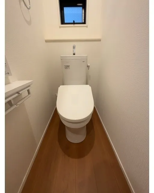 Kolet Minami Sunamachi - Interior - ["Toilet seat", "Toilet", "Bathroom"]