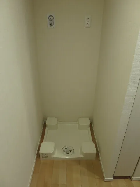 BLESS Kamiikebukuro - Interior - ["Flooring", "Floor", "Tile Flooring"]