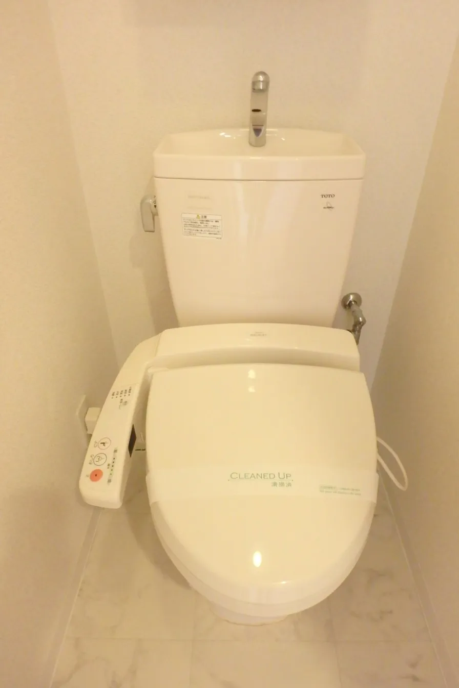 Esty Maison Kinshicho II - Interior - ["Toilet seat", "Plumbing fixture", "Toilet"]