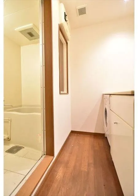 Plateau Jingumae - Interior - ["Flooring", "Floor", "Wood"]