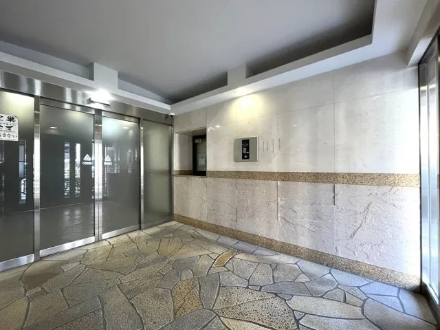 Cynthia Higashi Koenji - Exterior - ["Flooring", "Ceiling", "Floor"]