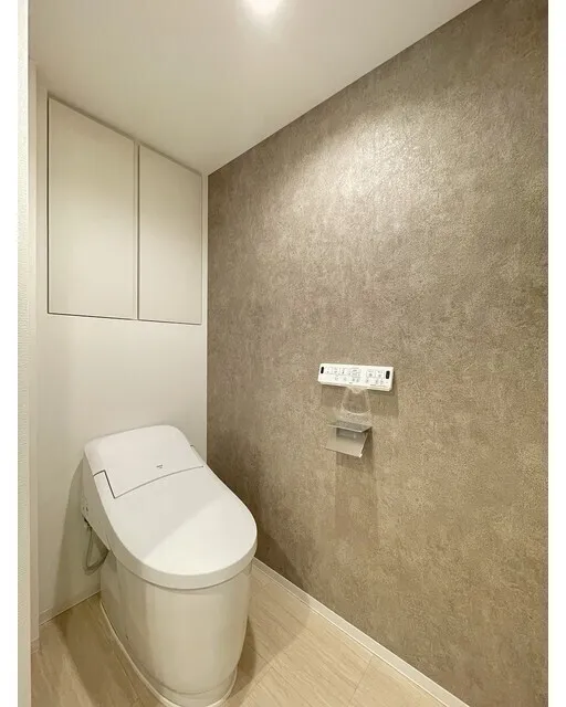 Stylio Kamata West - Interior - ["Toilet seat", "Flooring", "Toilet"]