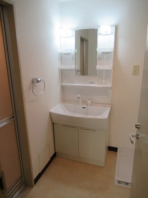 Tetsuhizaka Mansion - Interior - ["Bathroom Sink", "Plumbing fixture", "Sink"]