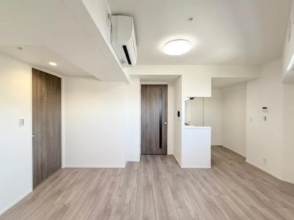 Elemi Motohasunuma - Interior - ["Flooring", "Floor", "Ceiling"]