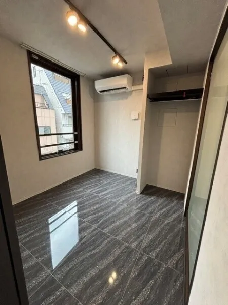 EXAM AKASAKA - Interior - ["Floor", "Ceiling", "Tile Flooring"]