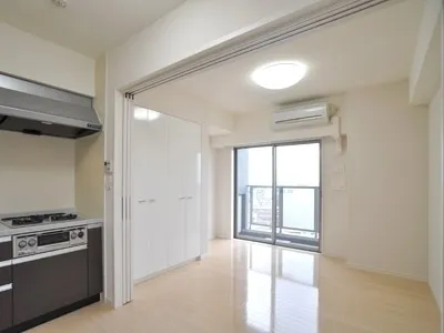 Premier Stage Komagome - Interior - ["Window", "Building", "Cabinetry"]