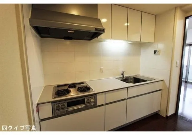 Comforia Tamachi - Interior - ["Apartment", "Major appliance", "Residential area"]