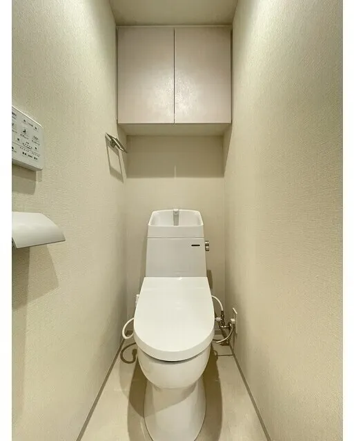 Comforia Liv Kayabacho - Interior - ["Toilet seat", "Toilet", "Plumbing fixture"]