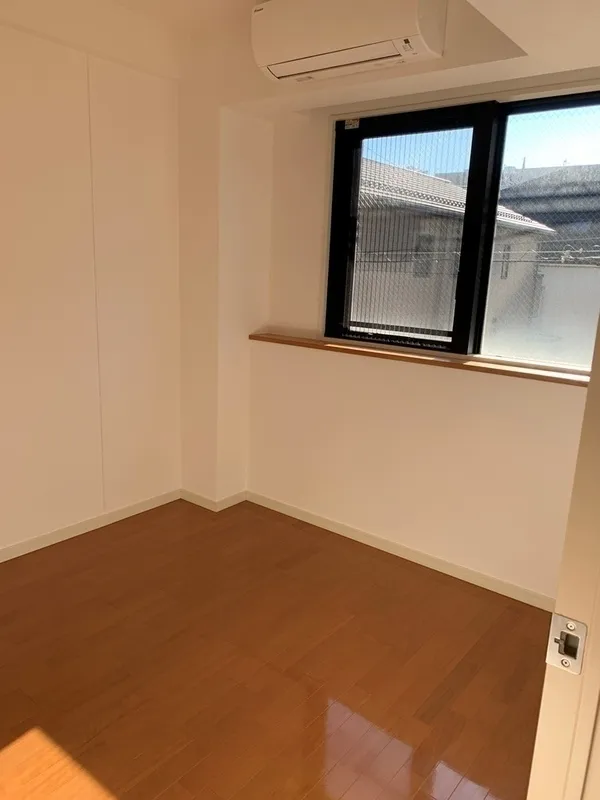 Residence Mishuku - Interior - ["Wood", "Flooring", "Floor"]