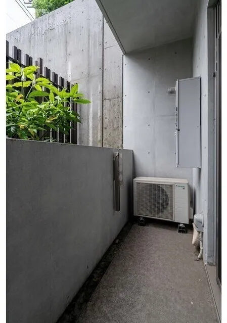 LUMIEC BUNKYO SENGOKU - Interior - ["Grey", "Concrete", "Aluminium"]