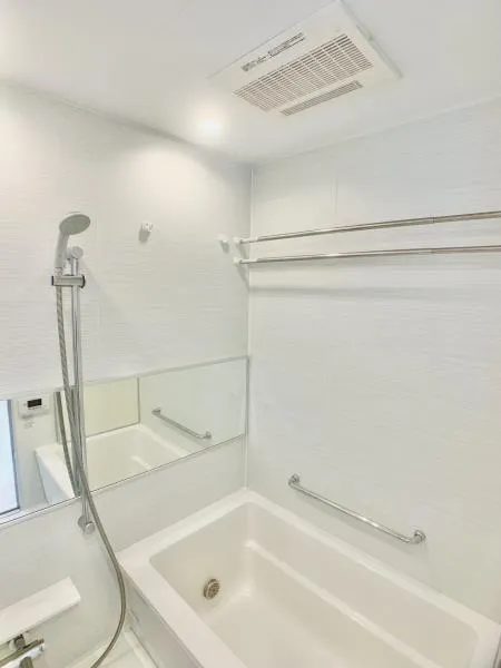 Brillia Ist Nakano Central Park - Interior - ["Bathtub", "Property", "Plumbing fixture"]