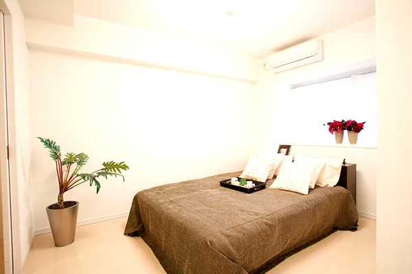 Residia Yutenji - Interior - ["Plant", "Property", "Furniture"]