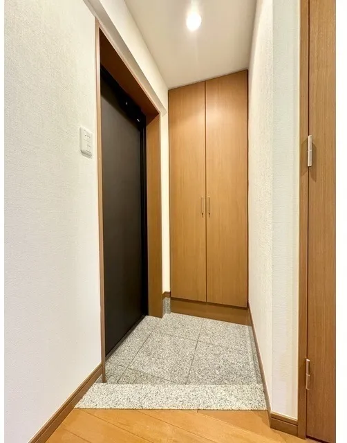 Rivere Ikebukuro - Interior - ["Flooring", "Floor", "Wood"]