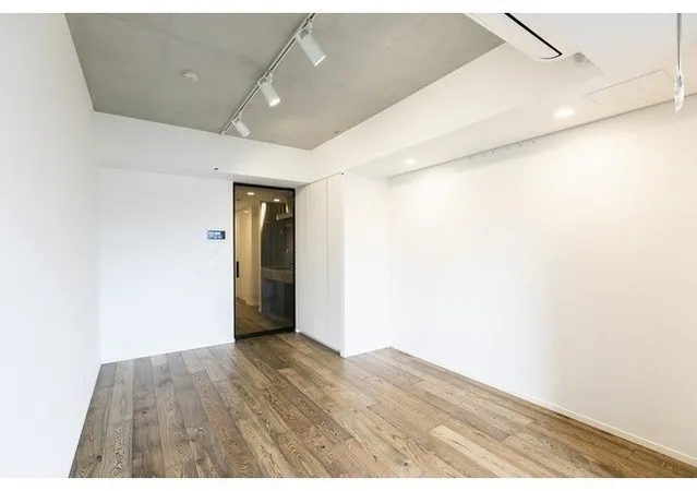 CONTRAL NAKAMEGURO - Interior - ["Building", "Rectangle", "Wood"]