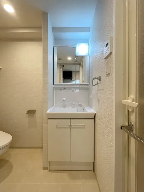 In Front Of Primal Nishi-Ojima Station - Interior - ["Plumbing fixture", "Wall", "Bathroom Sink"]