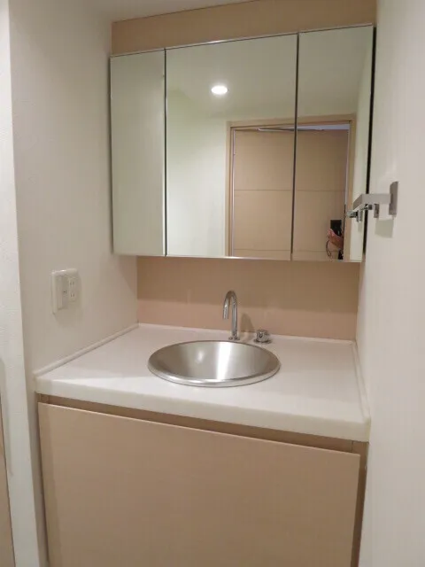 Doue Nihonbashi - Interior - ["Wood", "Flooring", "Floor"]