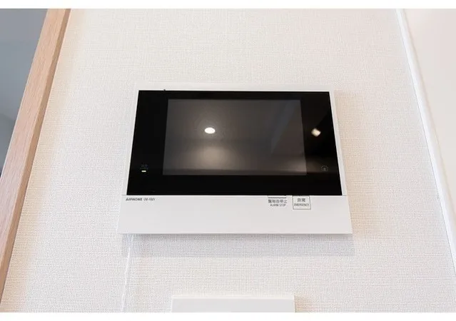 Oase Shinjuku Ichigaya Yakuoji Temple - Interior - ["Electronic device", "Display device", "Gadget"]