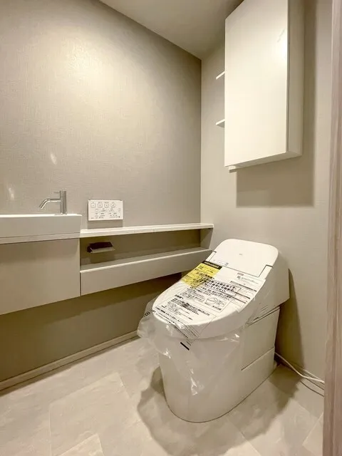 Royal Parks Ariake - Interior - ["Flooring", "Interior design", "Plumbing fixture"]