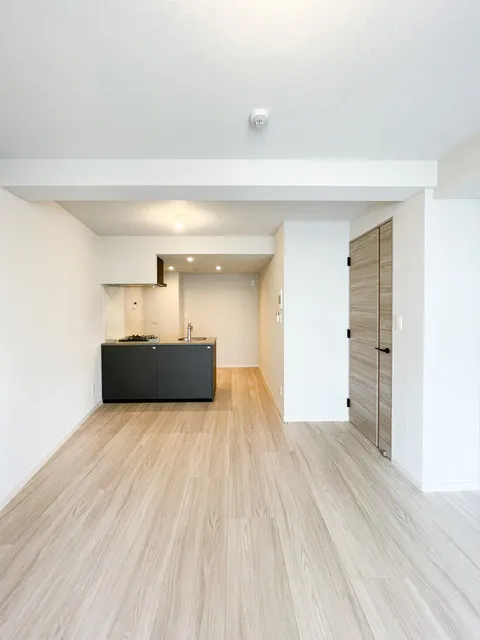 Preasvelta Minowa - Interior - ["Flooring", "Floor", "Wood flooring"]