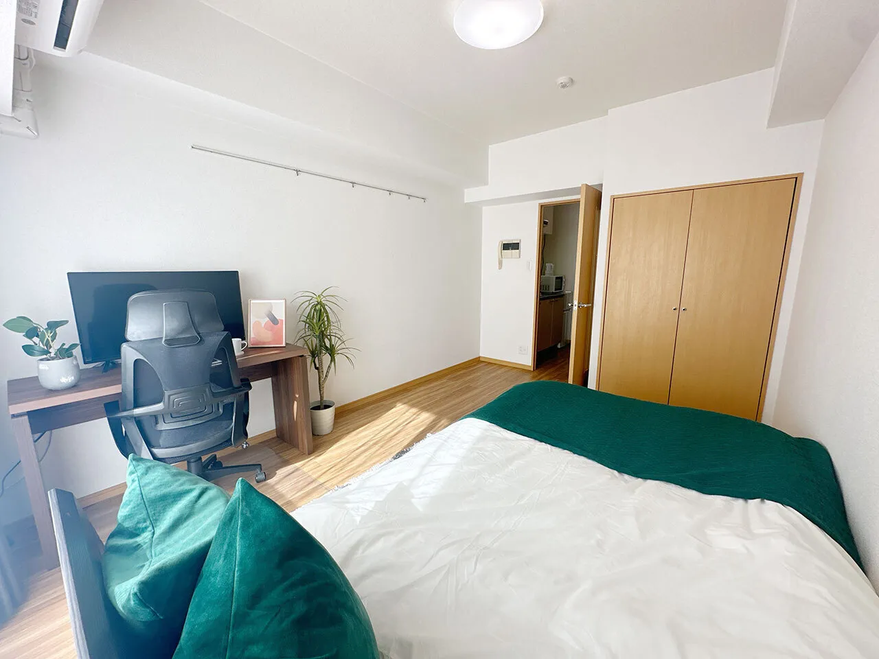 Mynavi STAY Miraie Kanda Riverside - Interior - ["Furniture", "Interior design", "Flooring"]