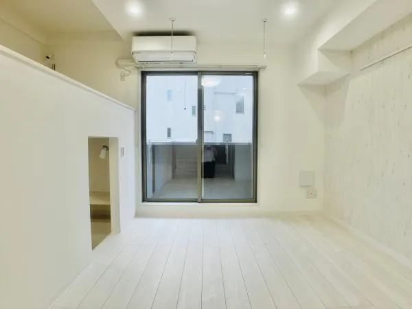 KOMFORTA Shin-Nakano - Interior - ["Flooring", "Floor", "Ceiling"]
