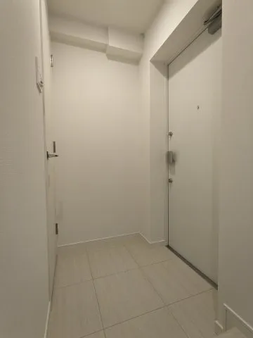 Asyl Court Itabashi Honcho - Interior - ["Fixture", "Door", "Building"]
