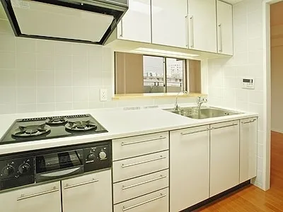 Premier Knotty Yutenji - Interior - ["Countertop", "Cabinetry", "Kitchen"]