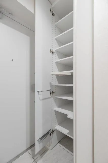 Asyl Court Honancho Terrace - Interior - ["Wood", "Interior design", "Flooring"]