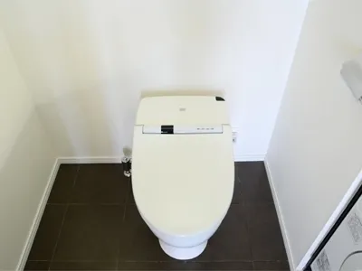 KDX Residence Yotsuya - Interior - ["Toilet seat", "Toilet", "Plumbing fixture"]