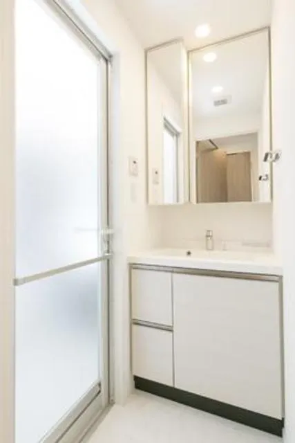 Park Axis Kuramae - Interior - ["Mirror", "Fixture", "Door"]