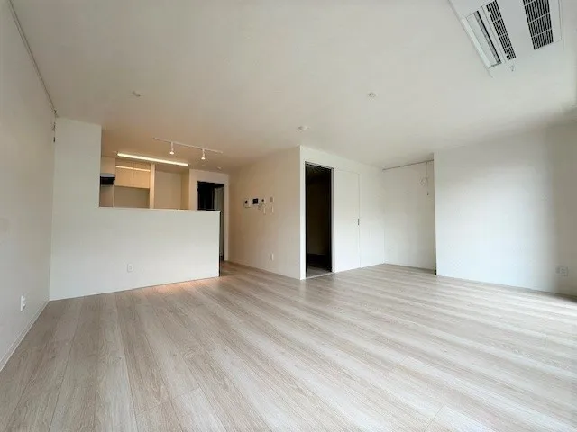 Hiroo Apartment - Interior - ["Fixture", "Hall", "Wood"]