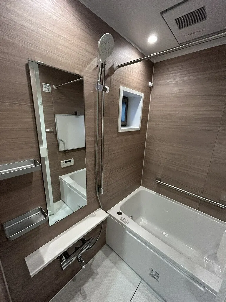 Polast Ebisu - Interior - ["Plumbing fixture", "Flooring", "Bathroom"]