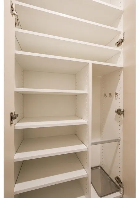 Comforia Liv Bunkyo Gokokuji - Interior - ["Shelving", "Shelf", "Cupboard"]