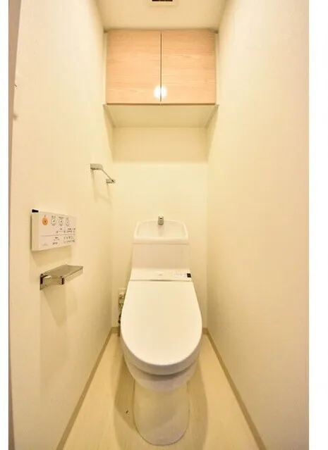 King House Sugamo - Interior - ["Flooring", "Floor", "Plumbing fixture"]