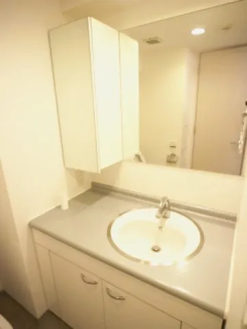 Proud Flat Shinjuku Kawadacho - Interior - ["Floor", "Flooring", "Plumbing fixture"]