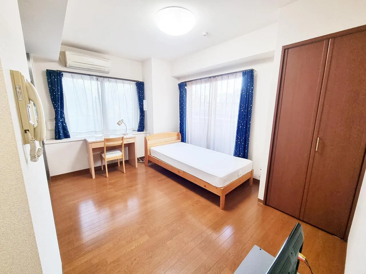 Mynavi Stay Nishigotanda 2 - Interior - ["Furniture", "Wood", "Floor"]