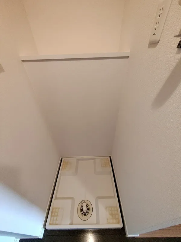 Prince Estimaison - Interior - ["Flooring", "Floor", "Brown"]