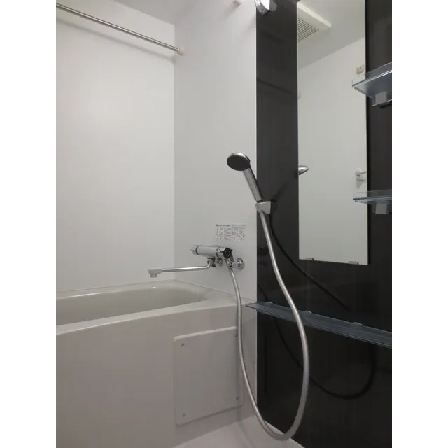 Lacras Hatagaya - Interior - ["Plumbing fixture", "Shower head", "Tap"]