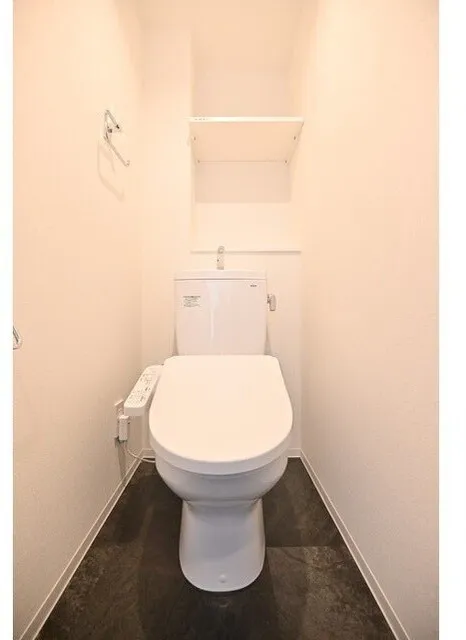 Grand Paseo Nakameguro II - Interior - ["Toilet seat", "Plumbing fixture", "Toilet"]