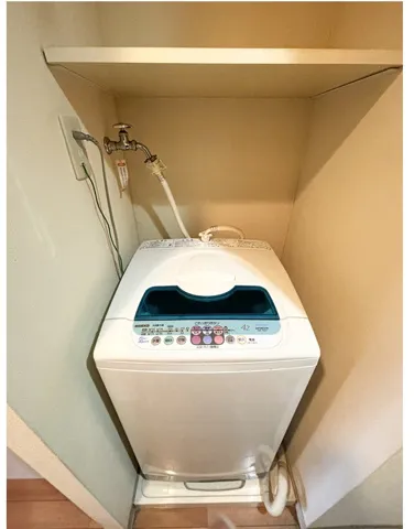 Doel Inn Tsukishima - Interior - ["Washing machine", "Machine", "Plastic"]