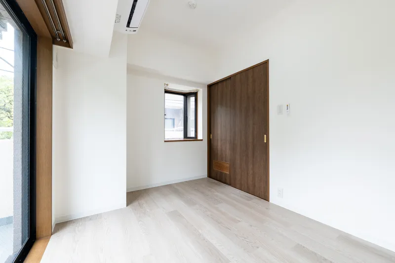 Olympus Sumida Park Building 1 - Interior - ["Wood", "Flooring", "Floor"]